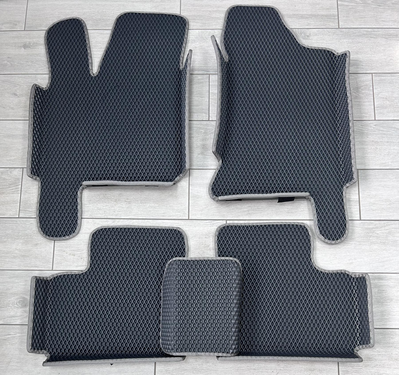 Коврики автомобильные с бортиками EVA для Lada Priora 2007 2170 (1984984157)