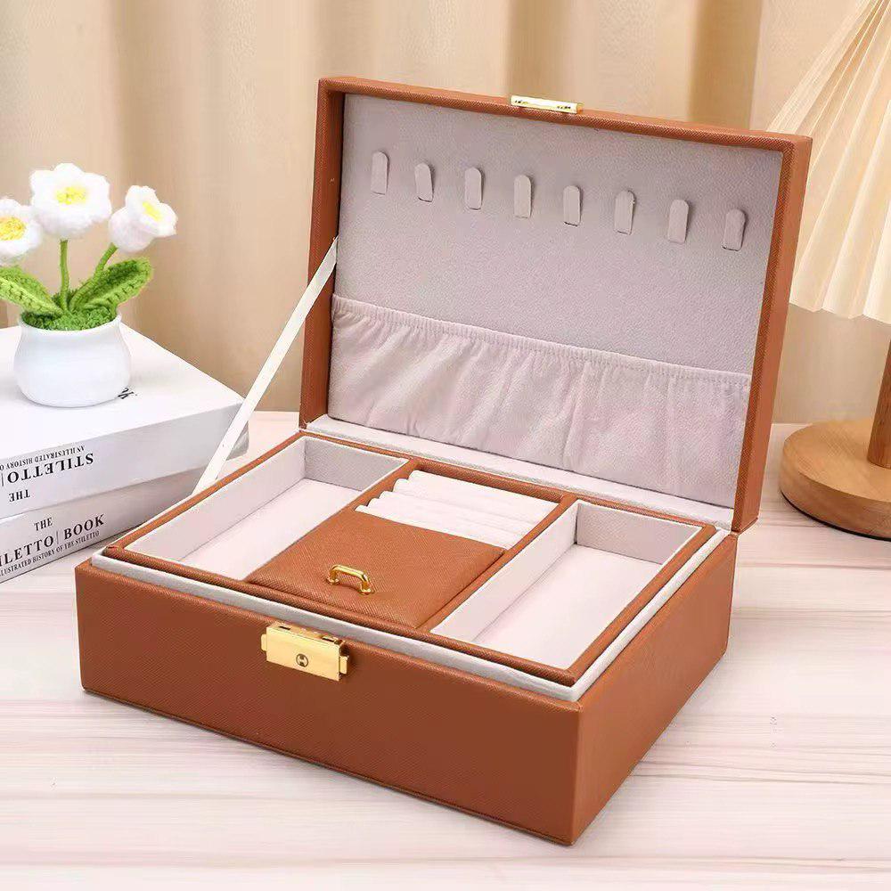 Скринька дворівнева для зберігання прикрас з еко-шкіри на замку 23х17,5х8,5 см Коричневий (ST0402) - фото 6 Скринька дворівнева для зберігання прикрас з еко-шкіри на замку 23х17,5х8,5 см Коричневий (ST0402) - фото 6