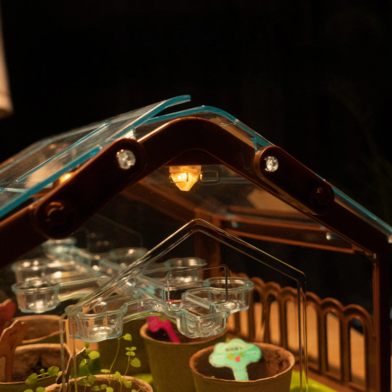 Детский садоводческий набор с мини-теплицей на солнечной энергии (29074589) - фото 4 Детский садоводческий набор с мини-теплицей на солнечной энергии (29074589) - фото 4