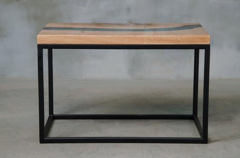 Стол журнальный река Бостон дизайнерский из прозрачной синей эпоксидной смолый и массива ореха 700х400х440 мм - фото 3 Стол журнальный река Бостон дизайнерский из прозрачной синей эпоксидной смолый и массива ореха 700х400х440 мм - фото 3