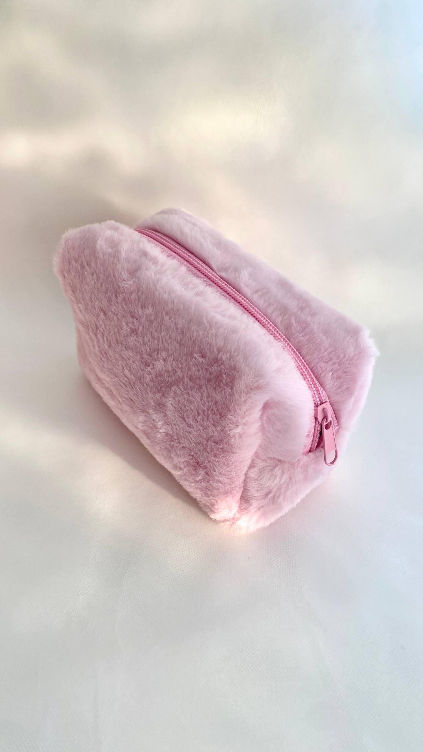 Косметичка пушистая мягкая Розовый (905221)