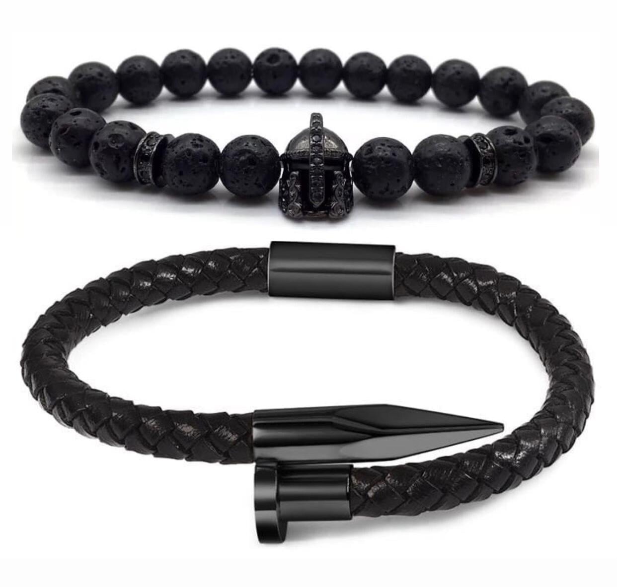 Комплект браслетів зі шкіри та лавового каменю у формі цвяха шолома та дисками р. 16 (12113)