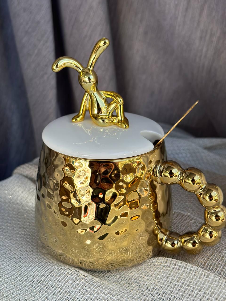 Чашка Зайка с крышкой и ложкой керамика 420 мл Золотистый