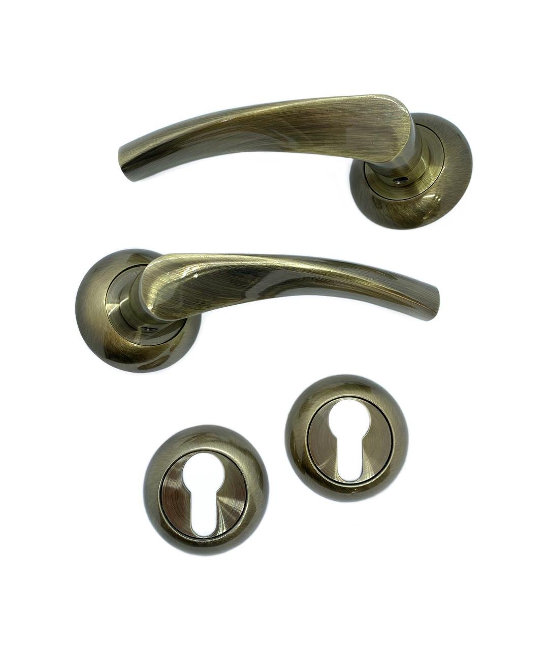 Ручка на розетах для дерев'яних міжкімнатних дверей Vortex AL-100 AB під циліндр з ключами