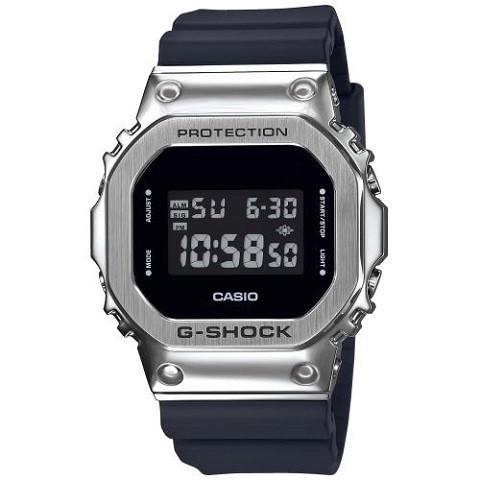 Наручные часы Casio GM-5600-1ER кварцевые D 48 мм (GM-5600-1ER)