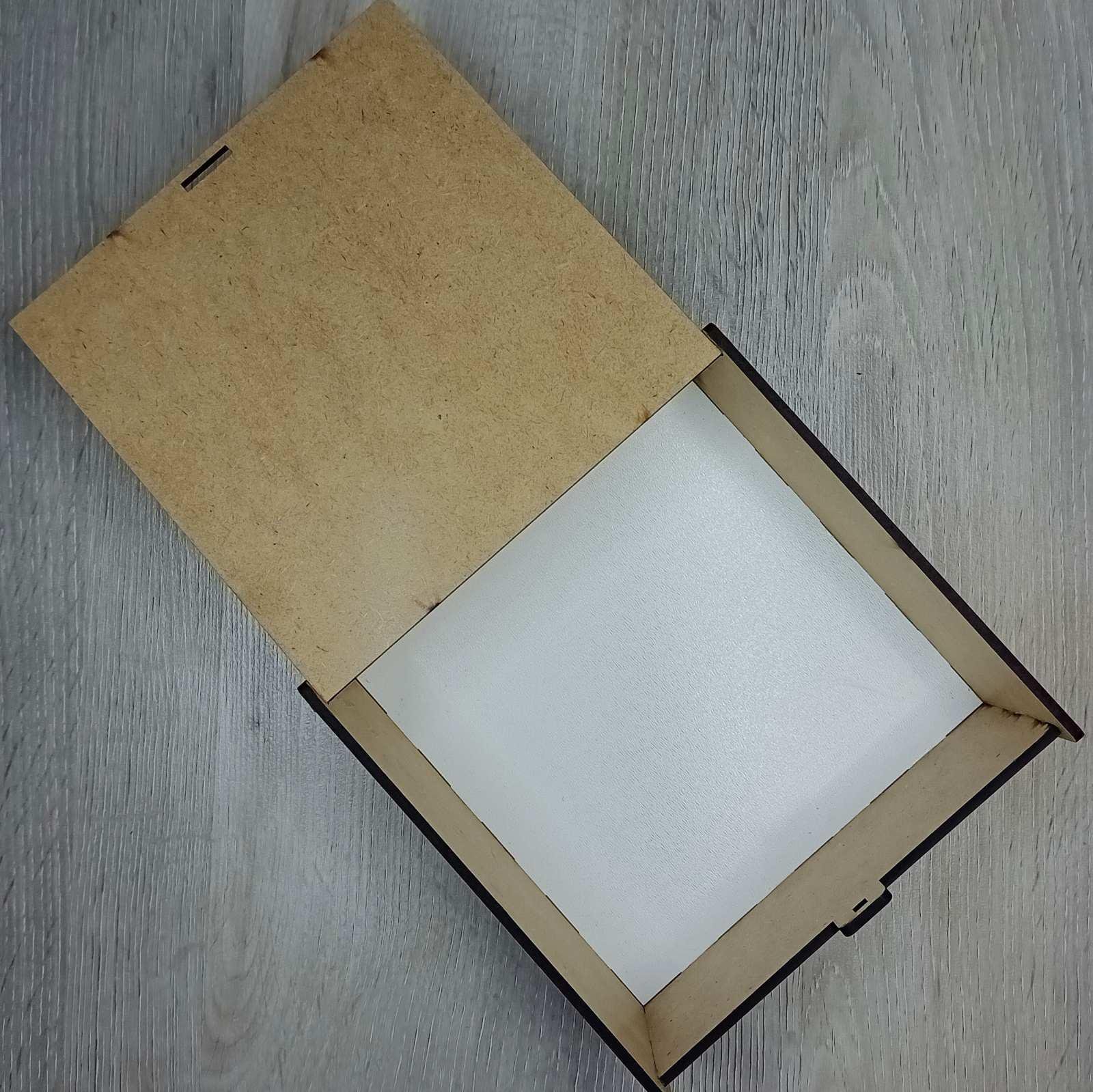 Коробка подарочная "З днем закоханих!" дерево 15х15х6 см (2949_2) - фото 2 Коробка подарочная "З днем закоханих!" дерево 15х15х6 см (2949_2) - фото 2