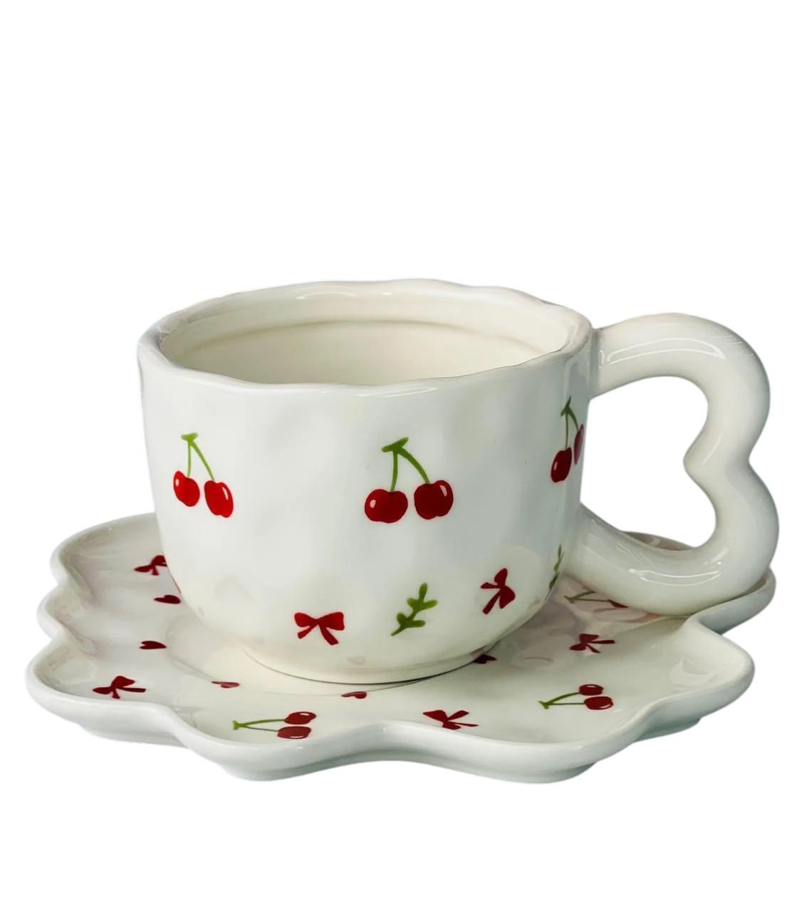 Чашка кофейная с блюдцем Вишенки керамическая 250 мл (OS-8030-432) Чашка кофейная с блюдцем Вишенки керамическая 250 мл (OS-8030-432)