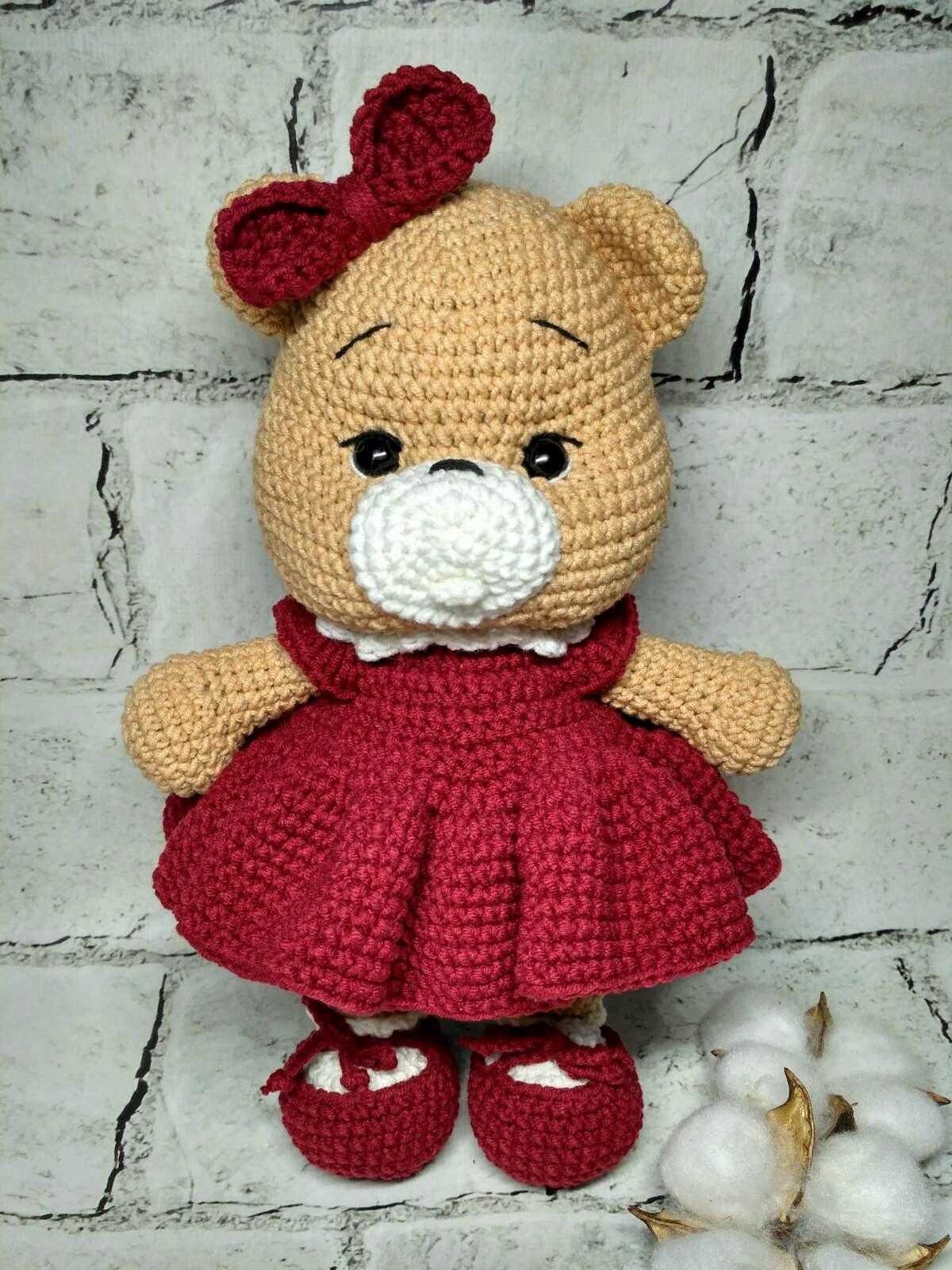 Мягкая игрушка ручной работы вязаная амигуруми Hand Made Мишка в платье 26 см (202-97-1)