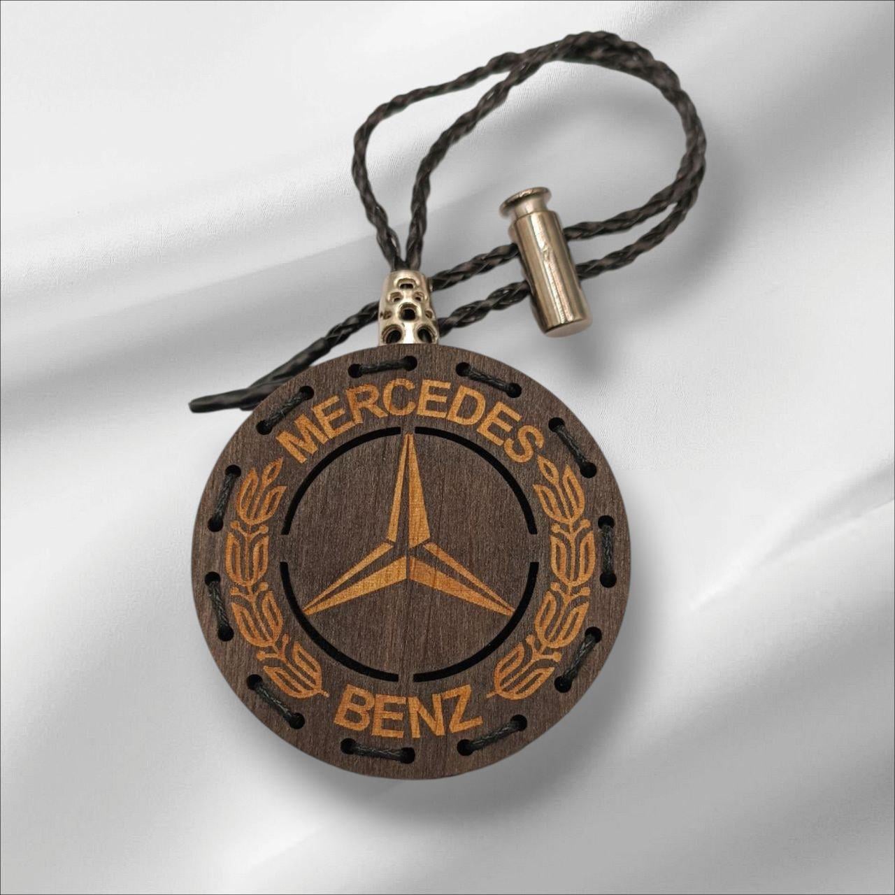Ароматизатор для авто Mercedes Benz из дерева/войлока и аромапарфюм 10 мл (26802309)