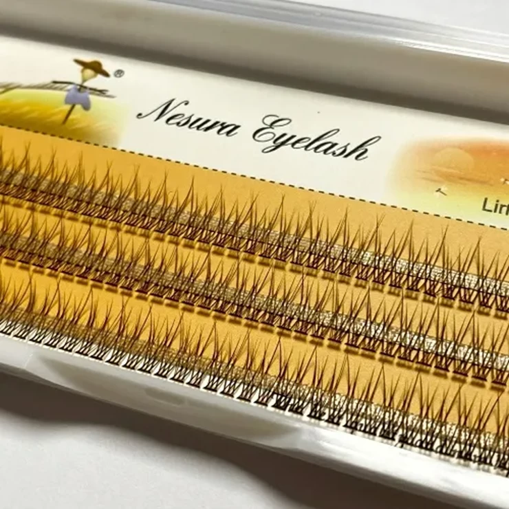 Вії Nesura Eyelash Classic Ластівки V 12D 0,1 вигин С 9 мм (011128)