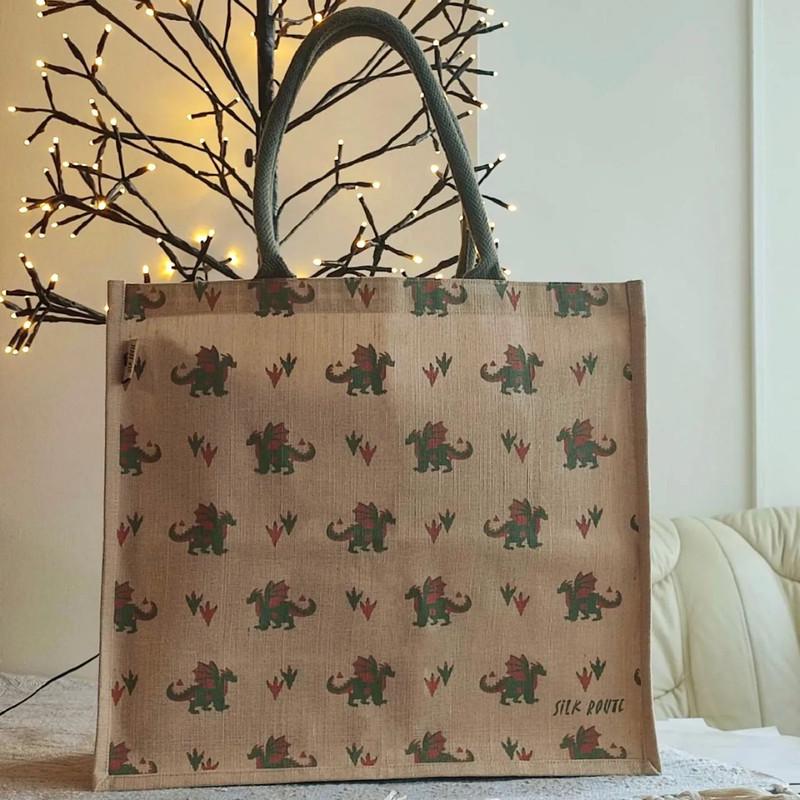 Сумка джуко Silk Route а-2749 Lucky Dragons Сумка джуко Silk Route а-2749 Lucky Dragons