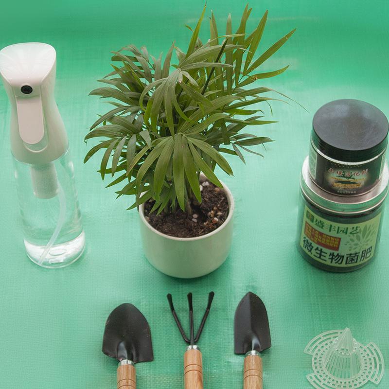 Килимок для пересадки рослин водонепроникний двосторонній з бортиками 50х50 см (29539) - фото 2 Килимок для пересадки рослин водонепроникний двосторонній з бортиками 50х50 см (29539) - фото 2