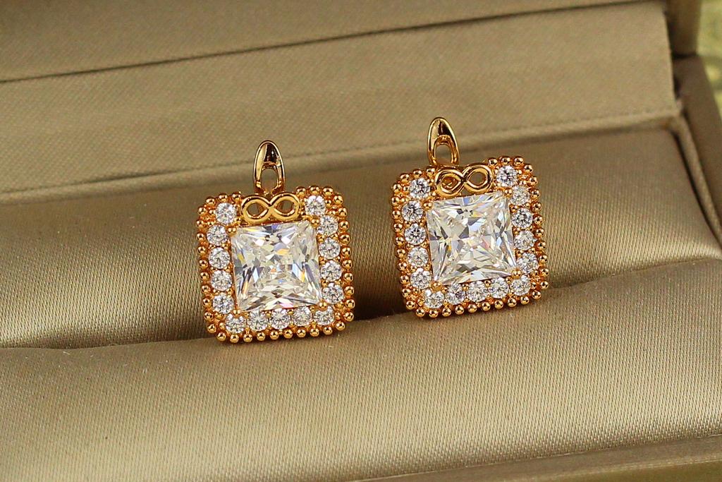 Серьги Xuping Jewelry вечность с белым камнем 1,3 см Золостой (26944079)