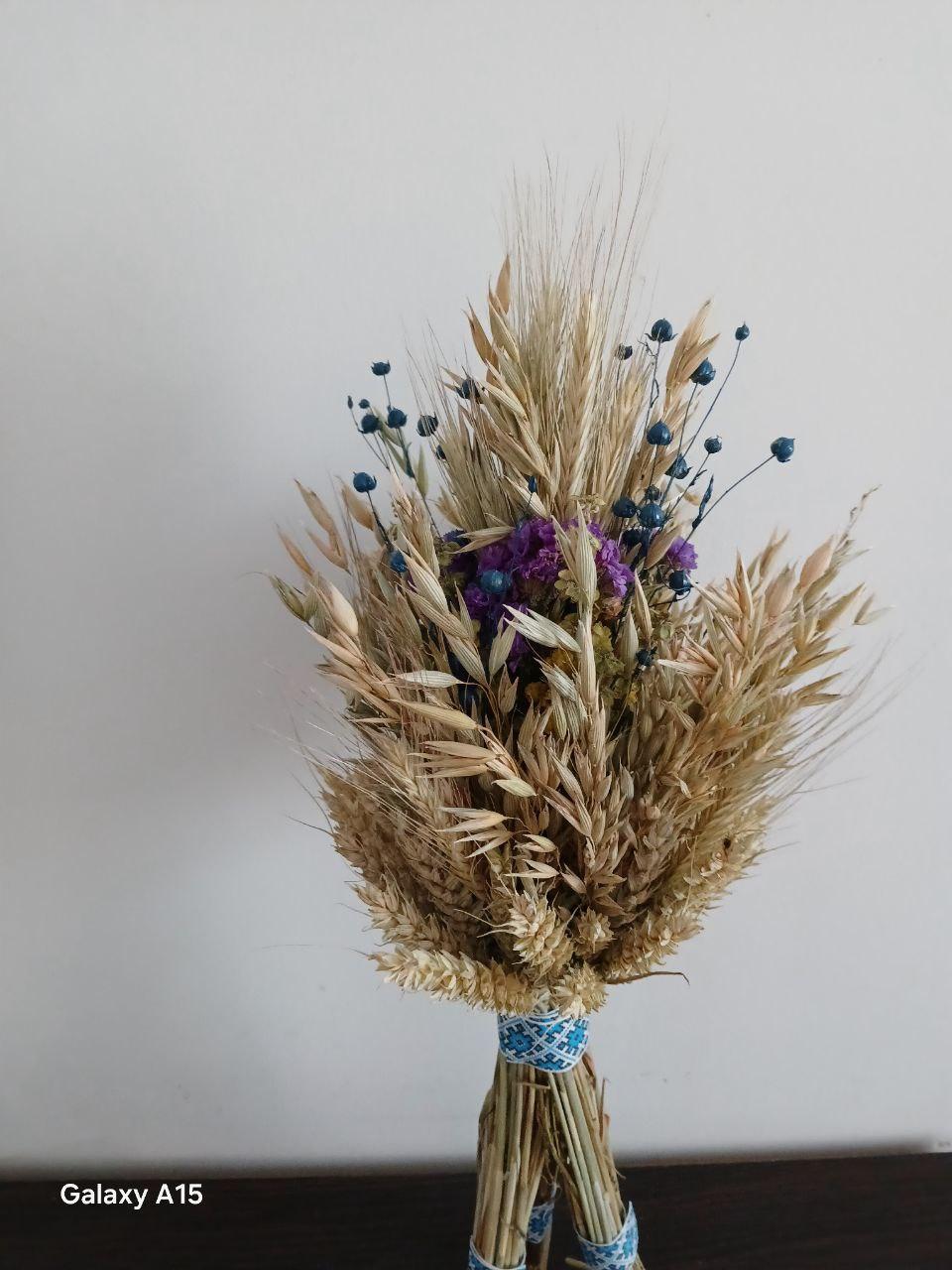 Дидух рождественский из колосья пшеницы/льна и овса на трех ножках 40-45 см с лентой вышиванкой Синий (2822589474) - фото 6 Дидух рождественский из колосья пшеницы/льна и овса на трех ножках 40-45 см с лентой вышиванкой Синий (2822589474) - фото 6