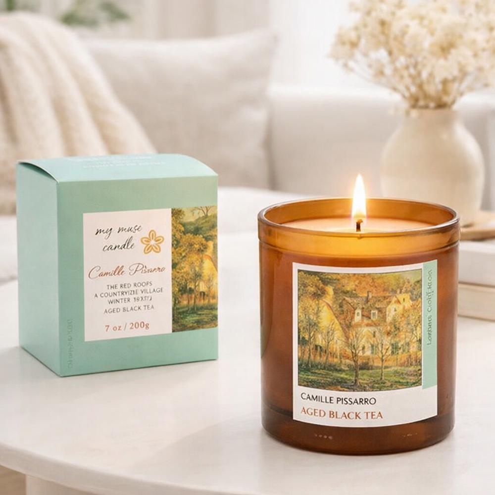Аромасвеча в стеклянном стакане с крышкой Camille Pissarro Aged Black Tea 460 г 9x7 см (37-cami-124649) Аромасвеча в стеклянном стакане с крышкой Camille Pissarro Aged Black Tea 460 г 9x7 см (37-cami-124649)