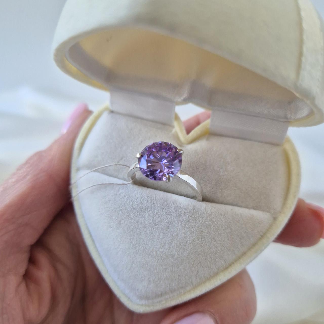 Каблучка с великим лавандовим каменем срібло 925 проби 2,10 г р. 17,5 (1455 )