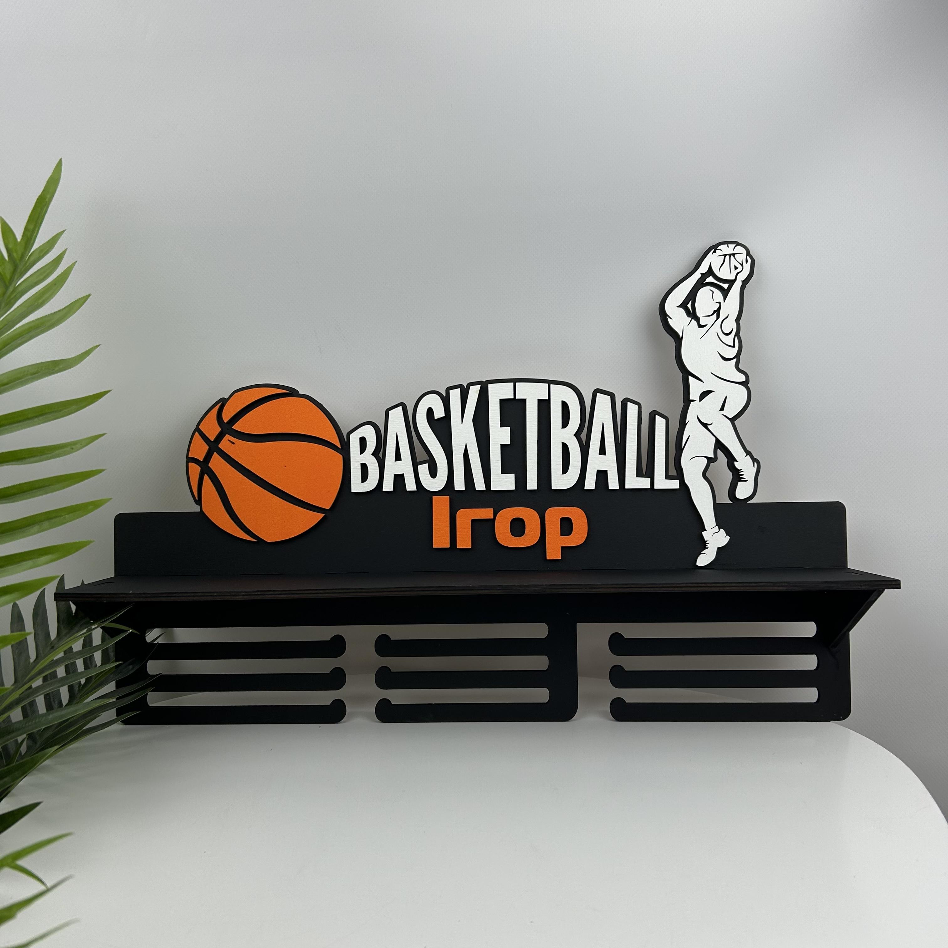 Медальница из дерева для баскетболиста с именем (МЭ-0114)