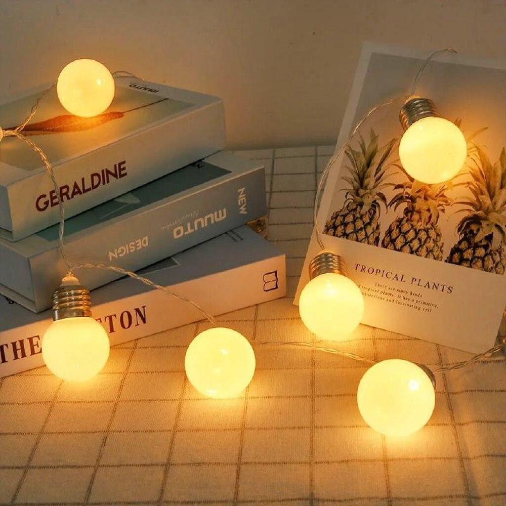 Светодиодная гирлянда Лампочки матовые 5 см 20 LED прозрачный провод 7 м Теплый белый