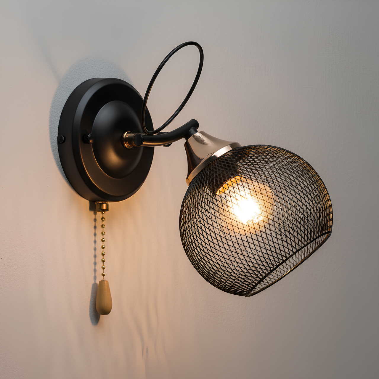 Бра Valeso с плафоном в сетку под одну лампу Е27 Черный/Золотой (B K2273/1W BK+FGD)