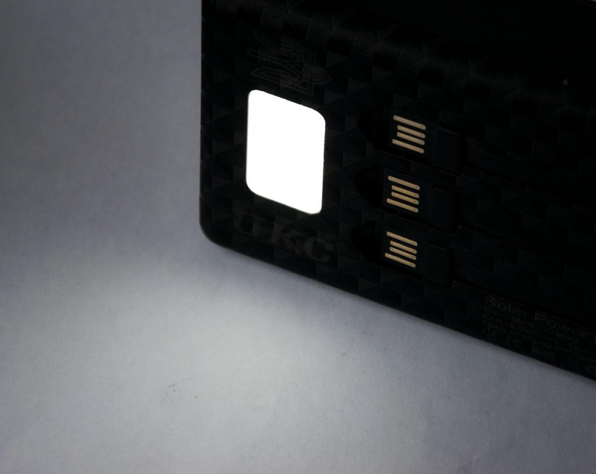 Повербанк на солнечной батарее с Micro USB/Lightning/Type-C Solar Power Bank UKC 20000 mAh Чорний (1009619-Black) - фото 6 Повербанк на солнечной батарее с Micro USB/Lightning/Type-C Solar Power Bank UKC 20000 mAh Чорний (1009619-Black) - фото 6