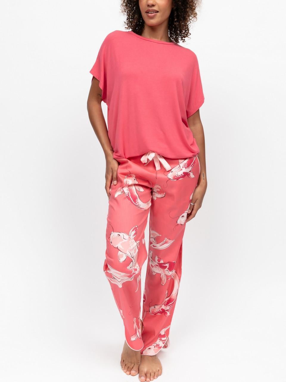 Пижама женская CYBERJAMMIES Amelia 5400-5390 с трикотажным топом и брюками 24/5XL Коралловый с принтом рыбок (5051877645424)