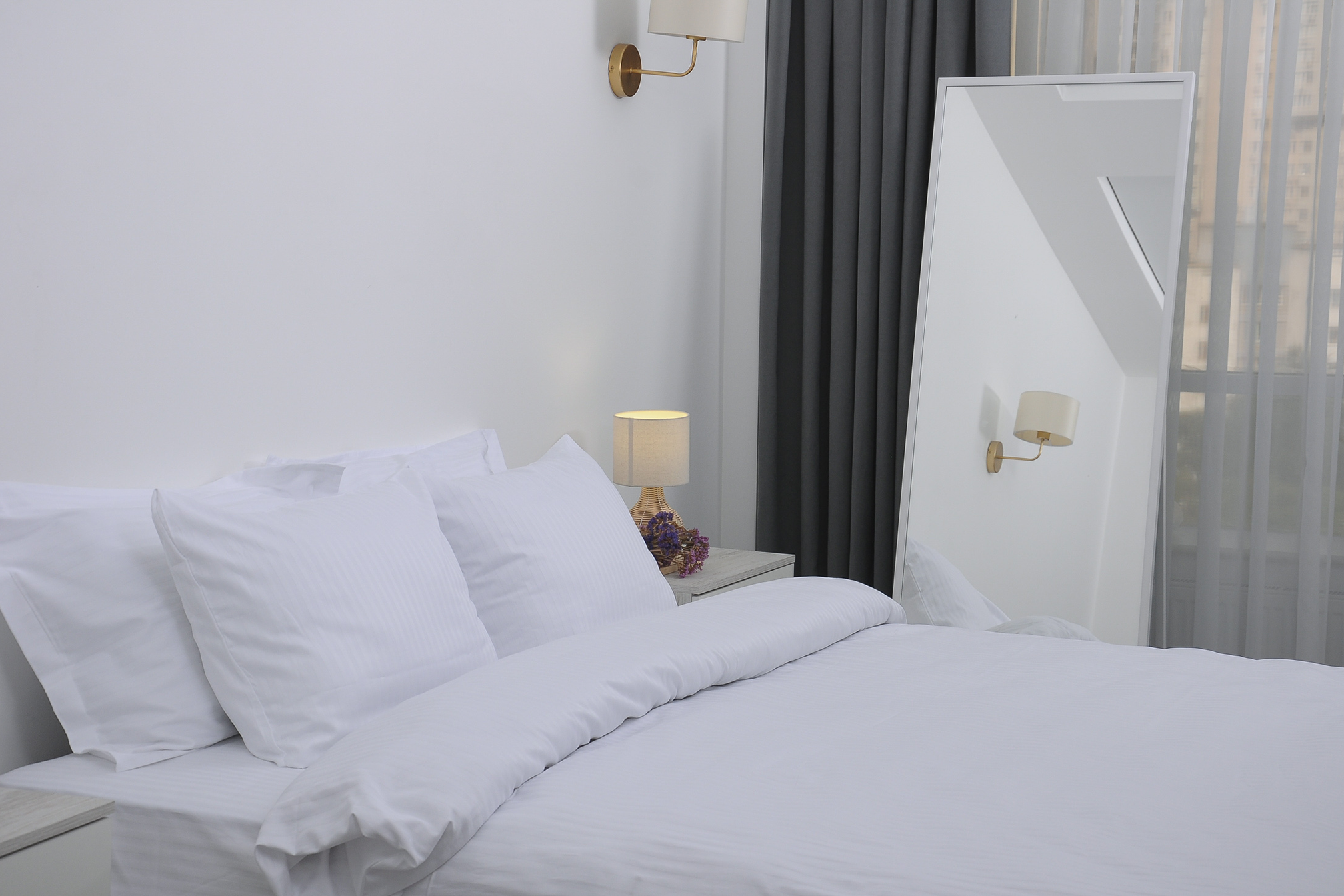 Комплект постельного белья полуторный Amore Prime305 Premium страйп-сатин белый (KPB-A1,5-ST-Prime305(1x1)4pil 70x70_) - фото 4 Комплект постельного белья полуторный Amore Prime305 Premium страйп-сатин белый (KPB-A1,5-ST-Prime305(1x1)4pil 70x70_) - фото 4