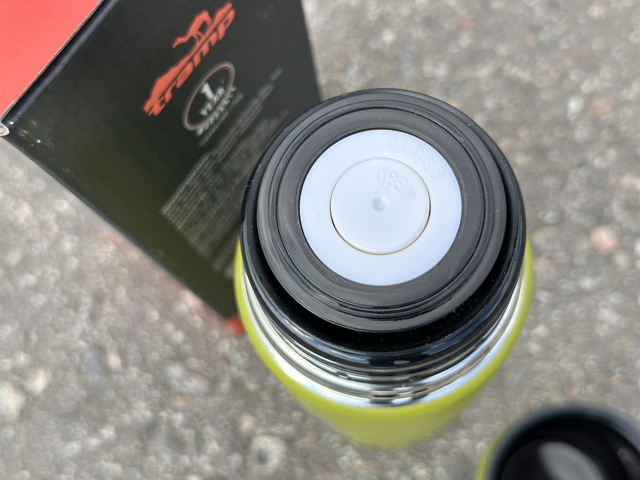 Термос для чая и напитков Tramp Basic с нержавейки держит 12 ч. 0,75 л (TRC-112-olive) - фото 7