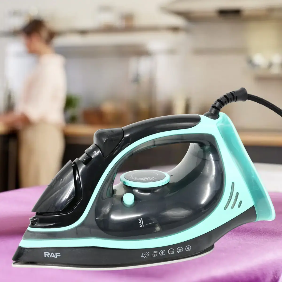 Утюг паровой RAF с керамической подошвой 2200 Вт (R.1250B) - фото 4 Утюг паровой RAF с керамической подошвой 2200 Вт (R.1250B) - фото 4