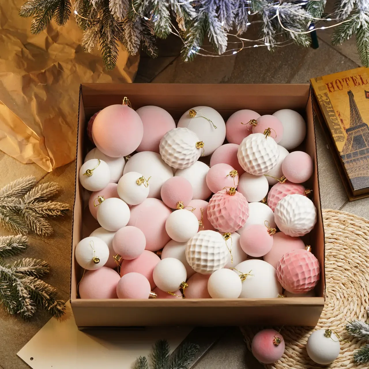 Набор елочных шаров Хатинка Бархат 40 шт. 6/8/10 см Розово-белый матовый (CNT00011399)