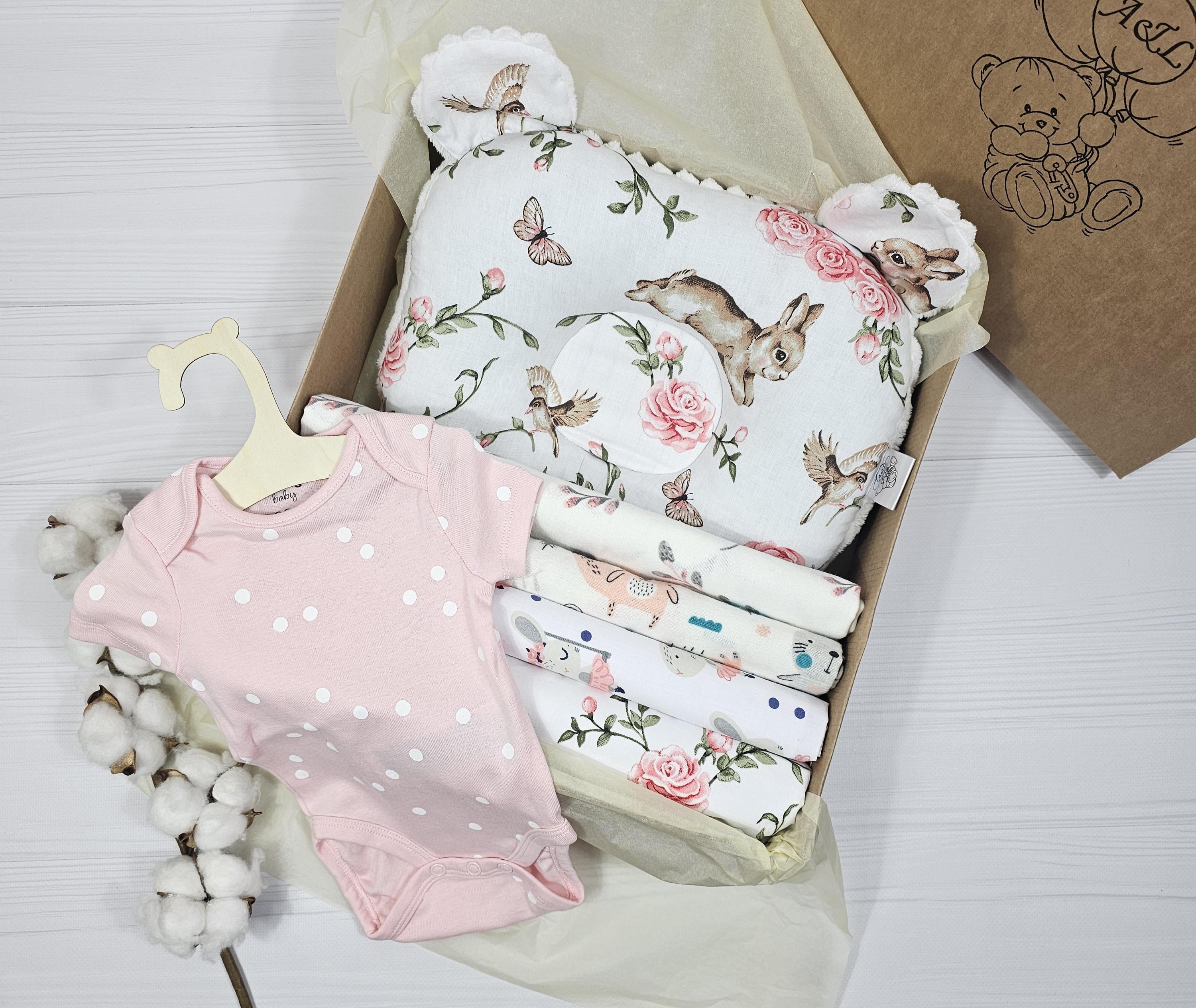 Набор пеленок с боди a.l.babybox Зайчики в розах 6 шт. Молочный (NA 21104959)