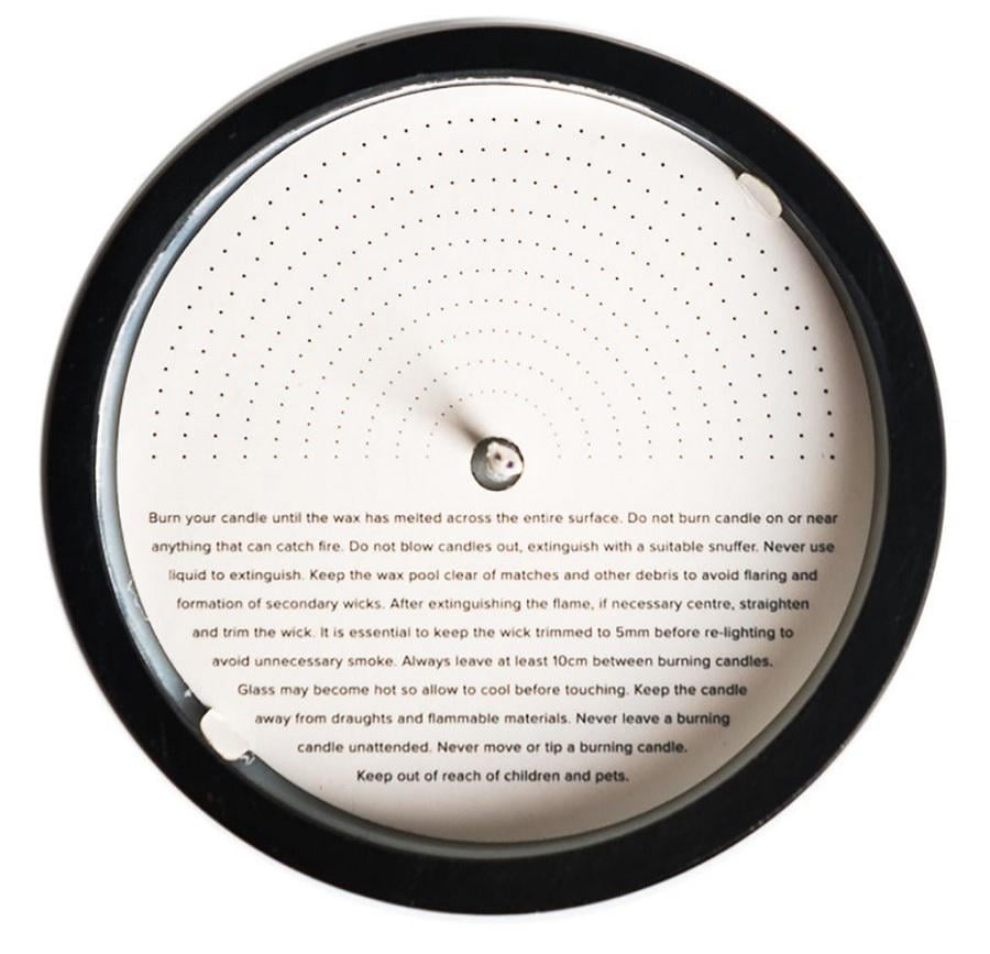 Ароматична свічка Urban apothecary Red cedar 300 г (UALWRCC300) - фото 2 Ароматична свічка Urban apothecary Red cedar 300 г (UALWRCC300) - фото 2