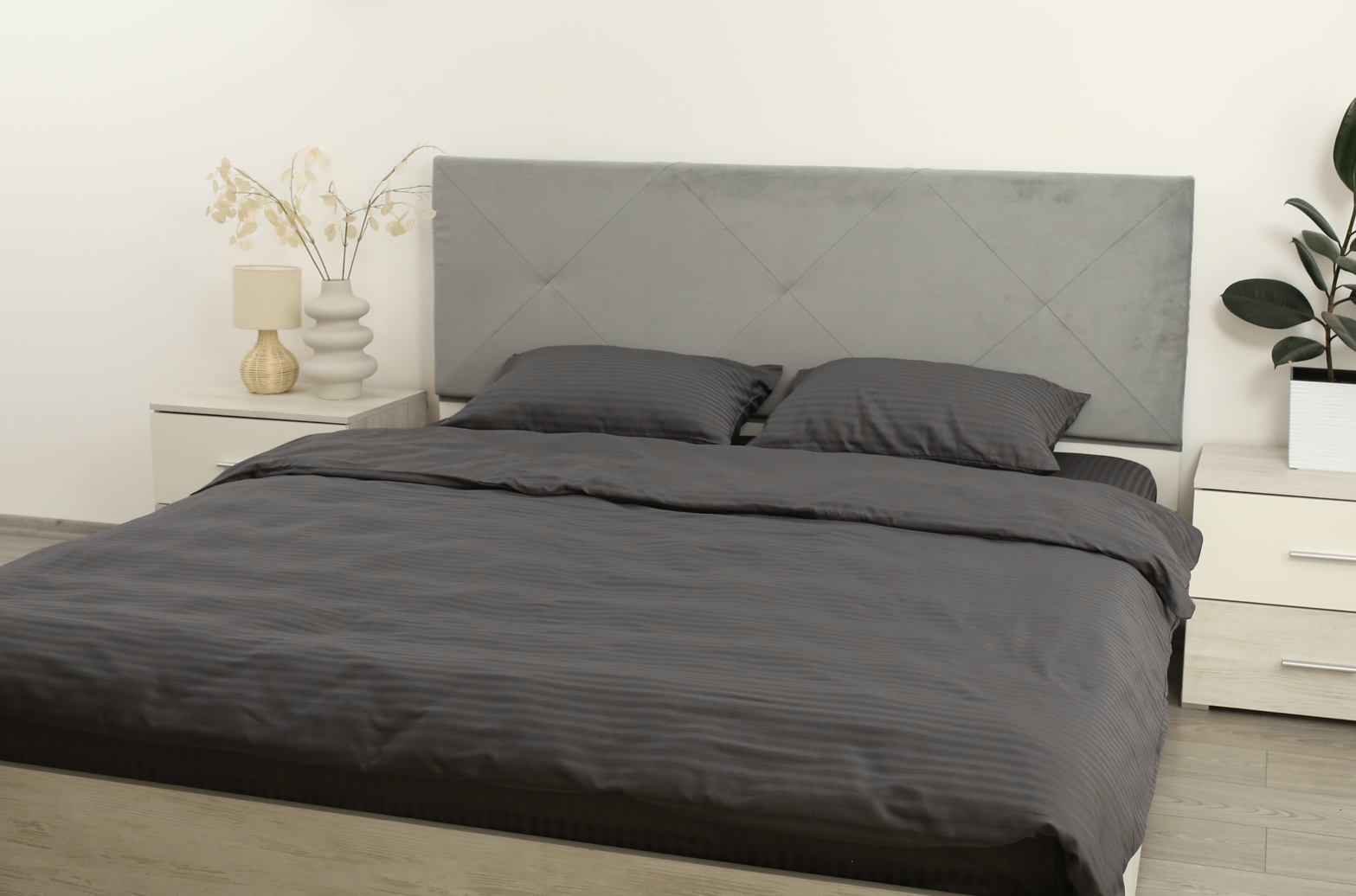 Комплект постельного белья семейный Amore steelgray4005 страйп-сатин Серый (KPB-As-STLux-steelgray4005 70x70_) - фото 2 Комплект постельного белья семейный Amore steelgray4005 страйп-сатин Серый (KPB-As-STLux-steelgray4005 70x70_) - фото 2