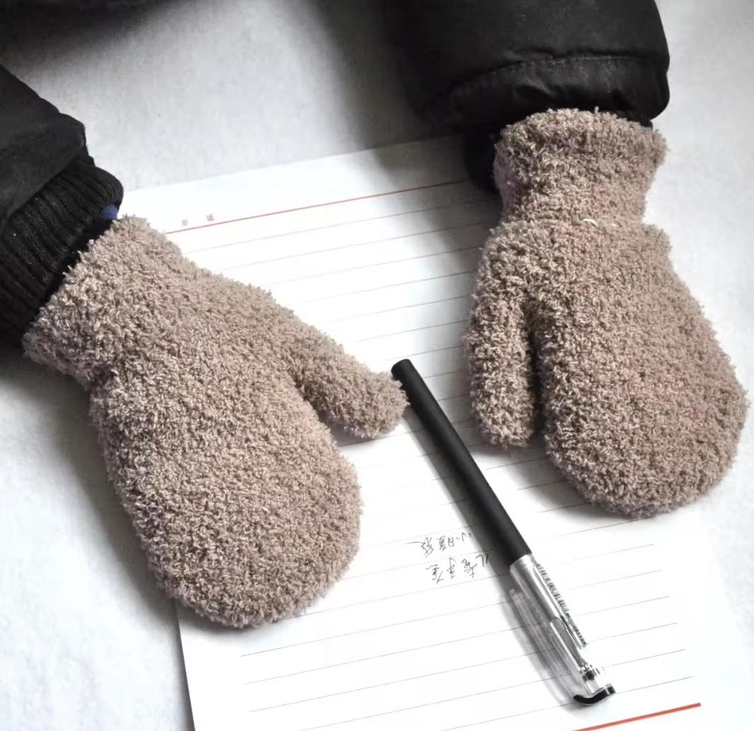 Рукавички дитячі теплі плюшеві Тедді від 1 до 4 років Хакі - фото 2 Рукавички дитячі теплі плюшеві Тедді від 1 до 4 років Хакі - фото 2