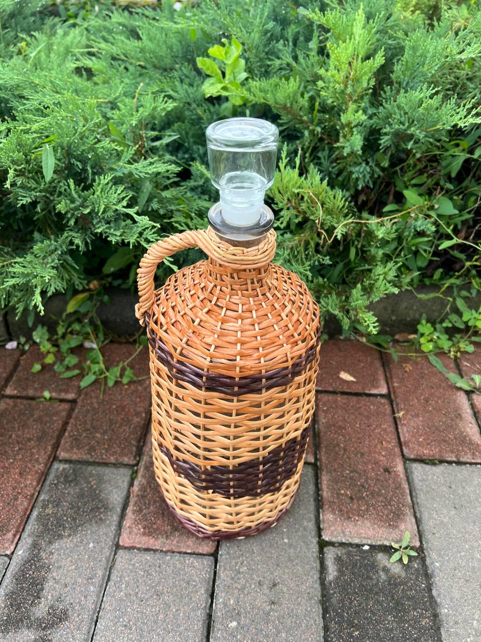 Бутель плетений з лози з темними декоративними вставками 3 л ручна робота - фото 2 Бутель плетений з лози з темними декоративними вставками 3 л ручна робота - фото 2