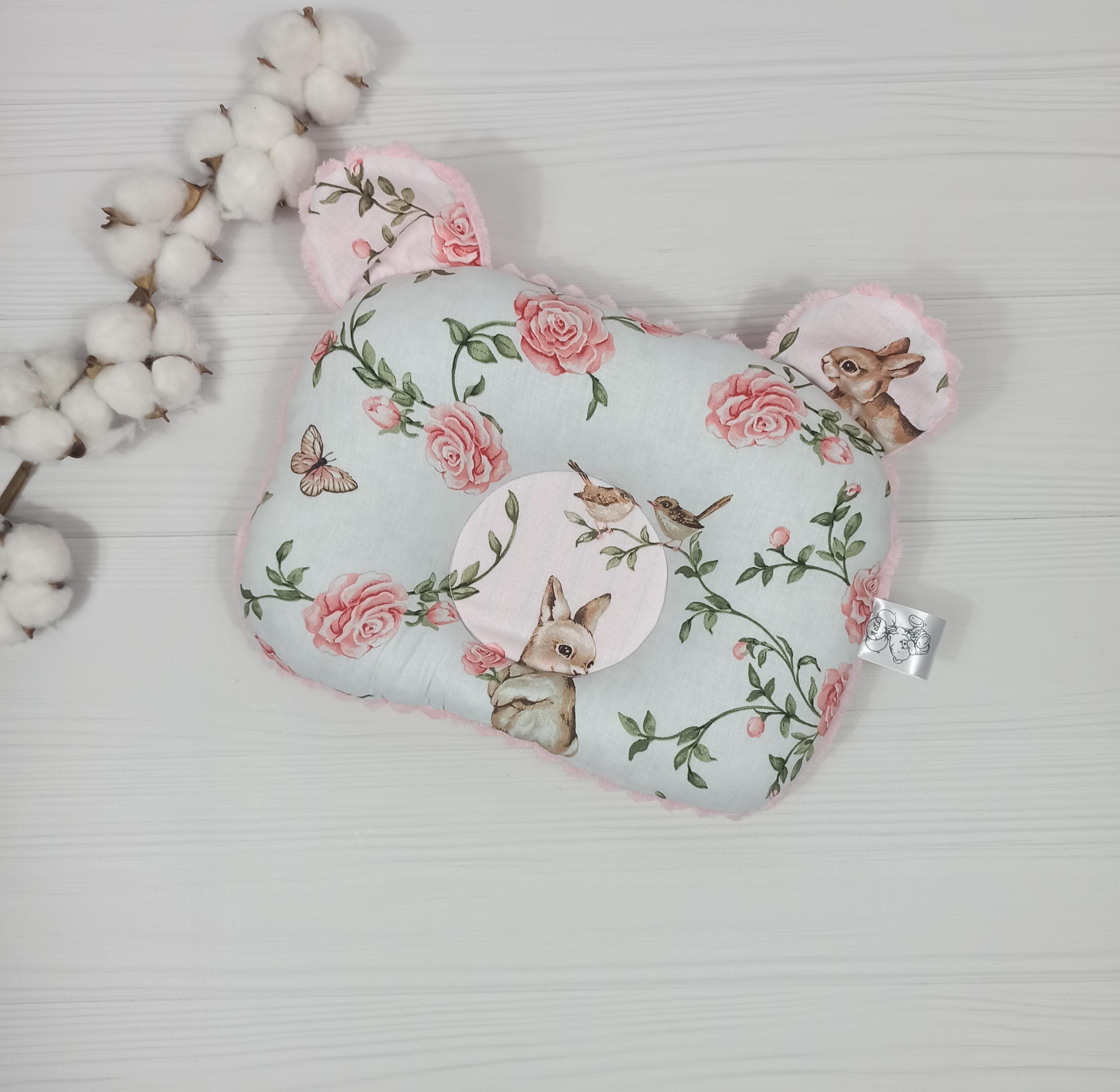 Подушка детская ортопедическая a.l.babybox Зайчики в розах 24x32 см Розовый (PO 18167899)