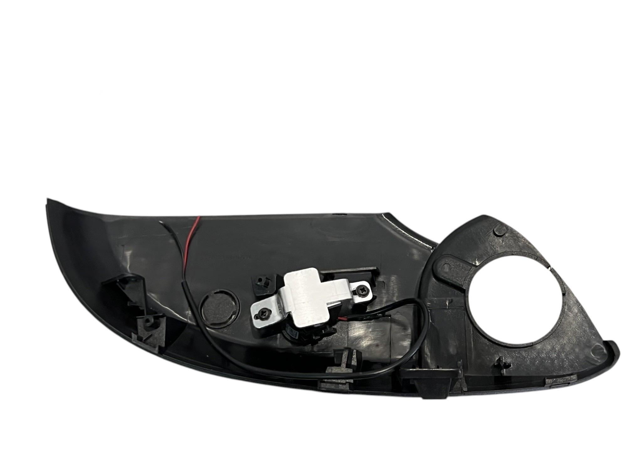 Нижняя часть зеркала 1234 Upgrade с подсветкой для Toyota Land Cruiser 200 (148218)