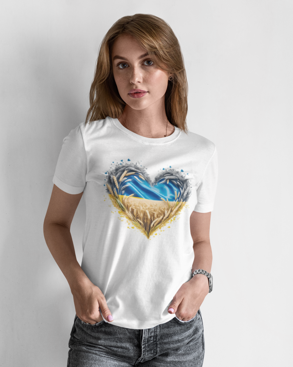 Футболка женская Mishe 21100005 патриотическая с сердцем 3XL Белый (21100005_27)