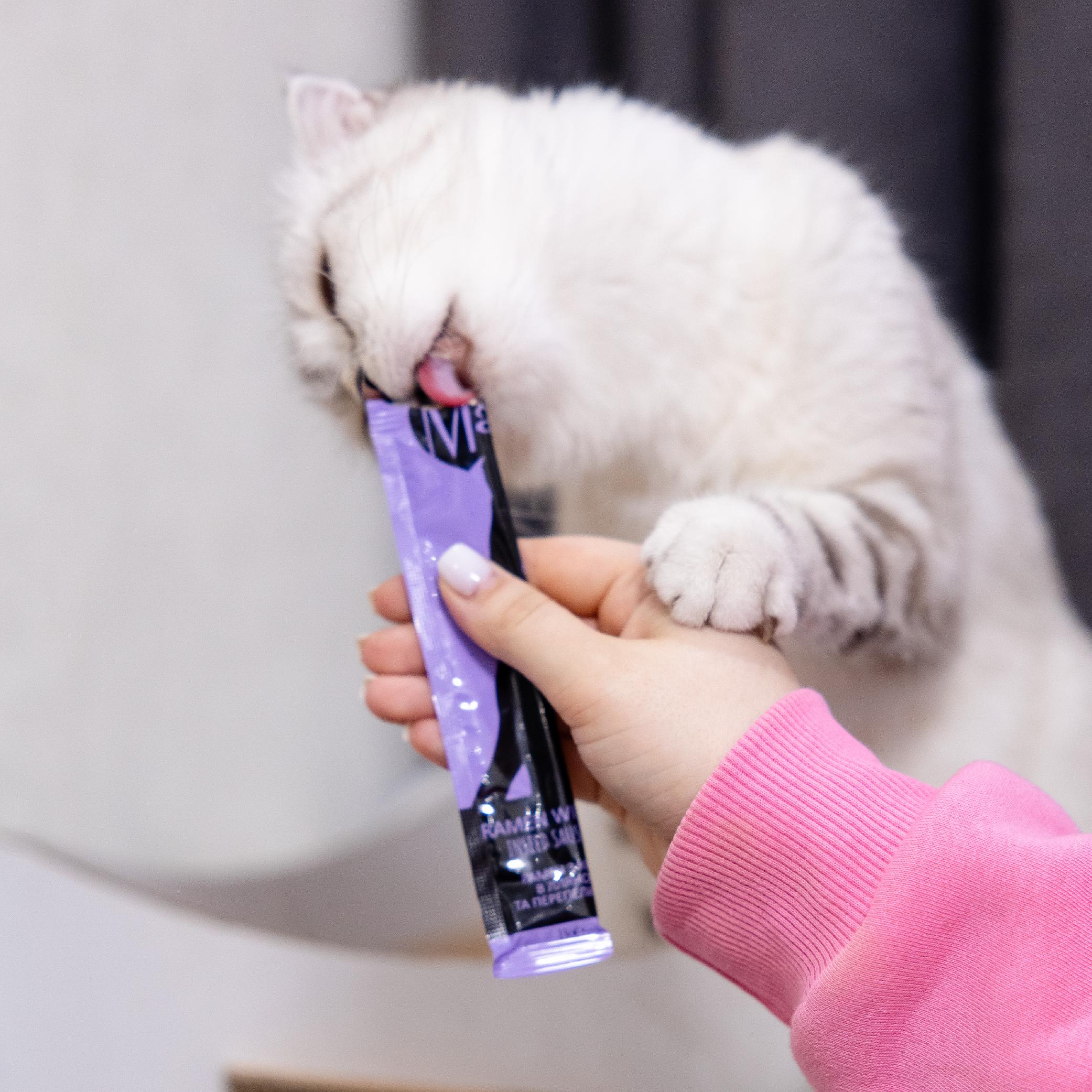 Ласощі для кішок Mavsy Creamy superfood RAMEN WITH SHRIMP IN LINSEED SAUCE AND QUAIL EGG 15 г 5 шт. - фото 5