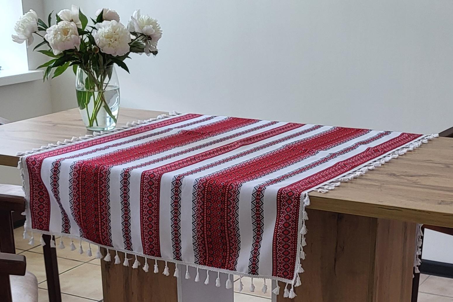 Скатерть ткано-декоративная -ранер с вышивкой Пионы 800x1500 Красный (Арт-081ск) - фото 2 Скатерть ткано-декоративная -ранер с вышивкой Пионы 800x1500 Красный (Арт-081ск) - фото 2