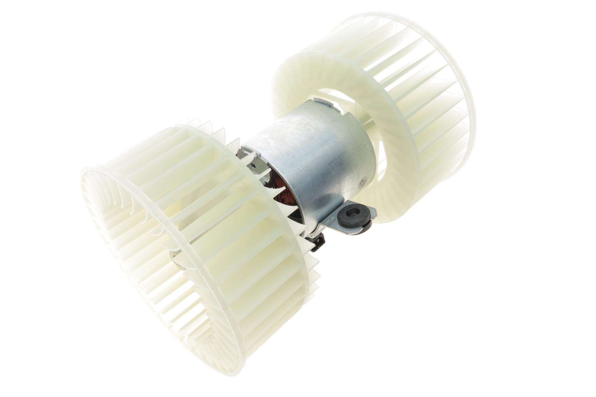 Моторчик печи NRF BMW X5 E53 01-06 34113