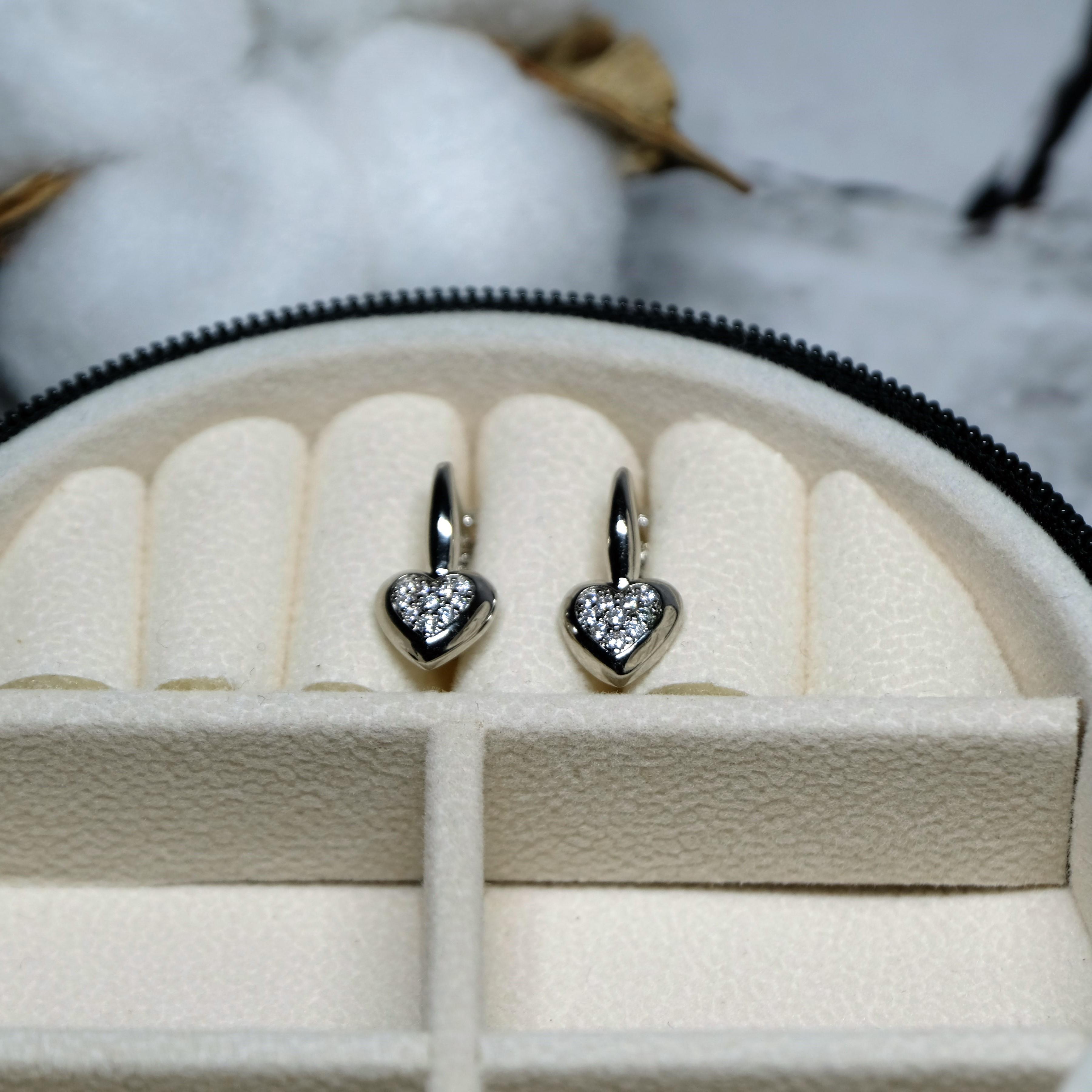 Сережки Xuping Jewerly сердце с белым цирконом из медицинского сплава родий 19х9 мм (XCP-116) Сережки Xuping Jewerly сердце с белым цирконом из медицинского сплава родий 19х9 мм (XCP-116)