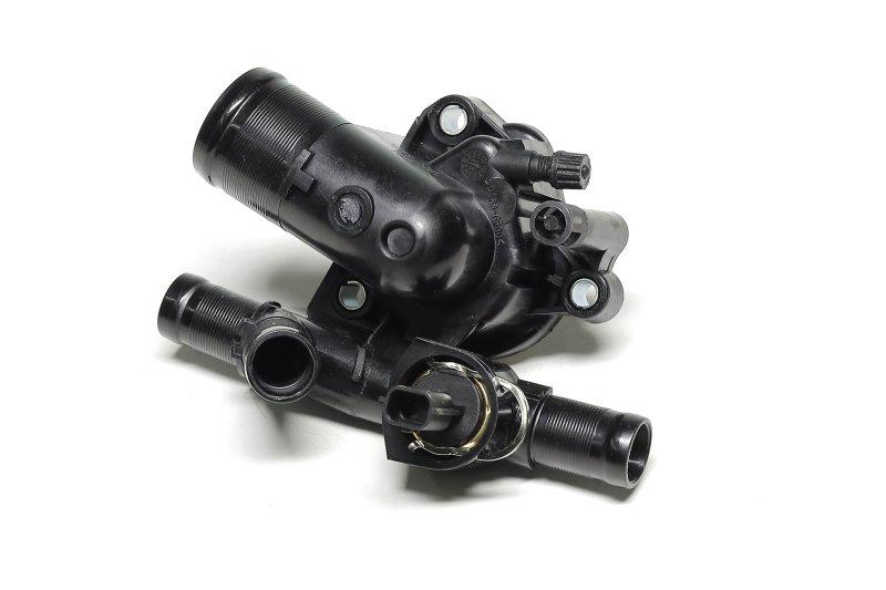 Термостат с корпусом прокладкой и датчиком температуры для Nissan Qashqai/X-Trail 2 (193348)