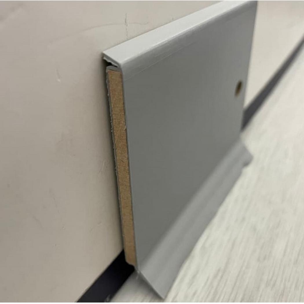 Плинтус Doellken S80 1012 80 мм 2,575 м Светло-серый Плинтус Doellken S80 1012 80 мм 2,575 м Светло-серый