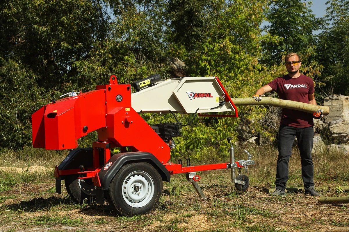 Подрібнювач гілок Arpal на дрова з бензиновим двигуном (AM-120БД) - фото 2 Подрібнювач гілок Arpal на дрова з бензиновим двигуном (AM-120БД) - фото 2