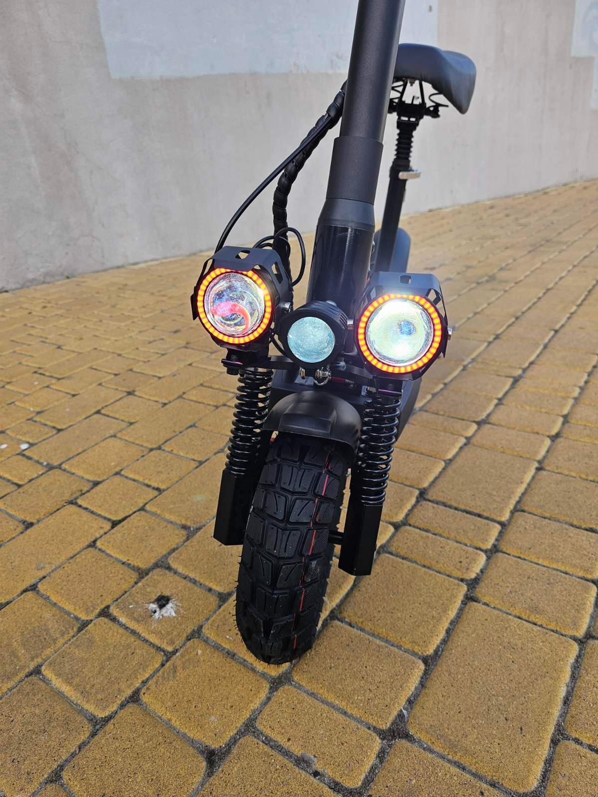 Электросамокат с сиденьем KugooKirin M4 PRO 1000 W/18 Ah 2025 +3 фары - фото 13 Электросамокат с сиденьем KugooKirin M4 PRO 1000 W/18 Ah 2025 +3 фары - фото 13