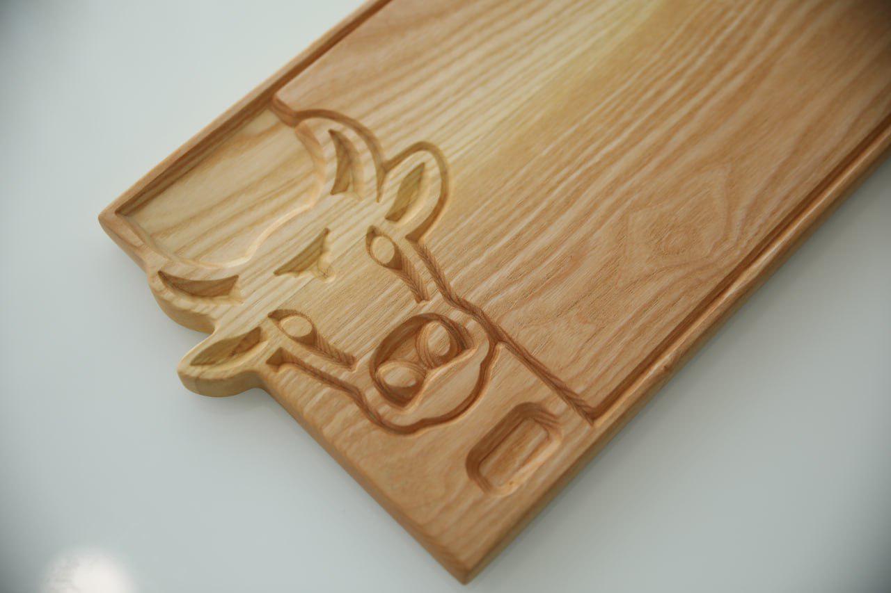 Деревянная дощечка Бык прямоугольная Ясень 35х20х2см (WDK-44.1) - фото 2 Деревянная дощечка Бык прямоугольная Ясень 35х20х2см (WDK-44.1) - фото 2