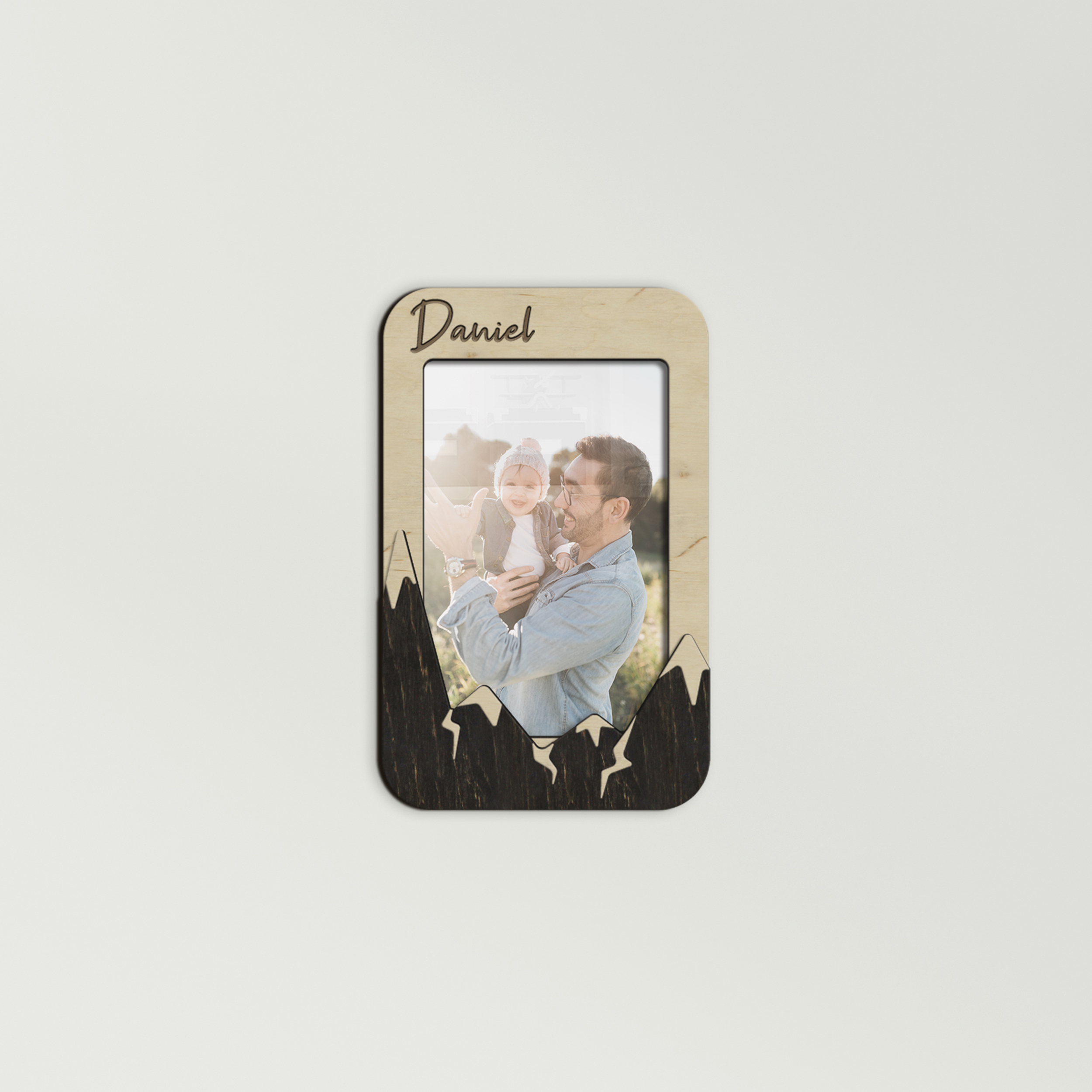 Фоторамка деревянная The Frame Depot Горные вершины под персонализацию Бежевый (mountain_4x6_vertical-3) - фото 1 Фоторамка деревянная The Frame Depot Горные вершины под персонализацию Бежевый (mountain_4x6_vertical-3) - фото 1