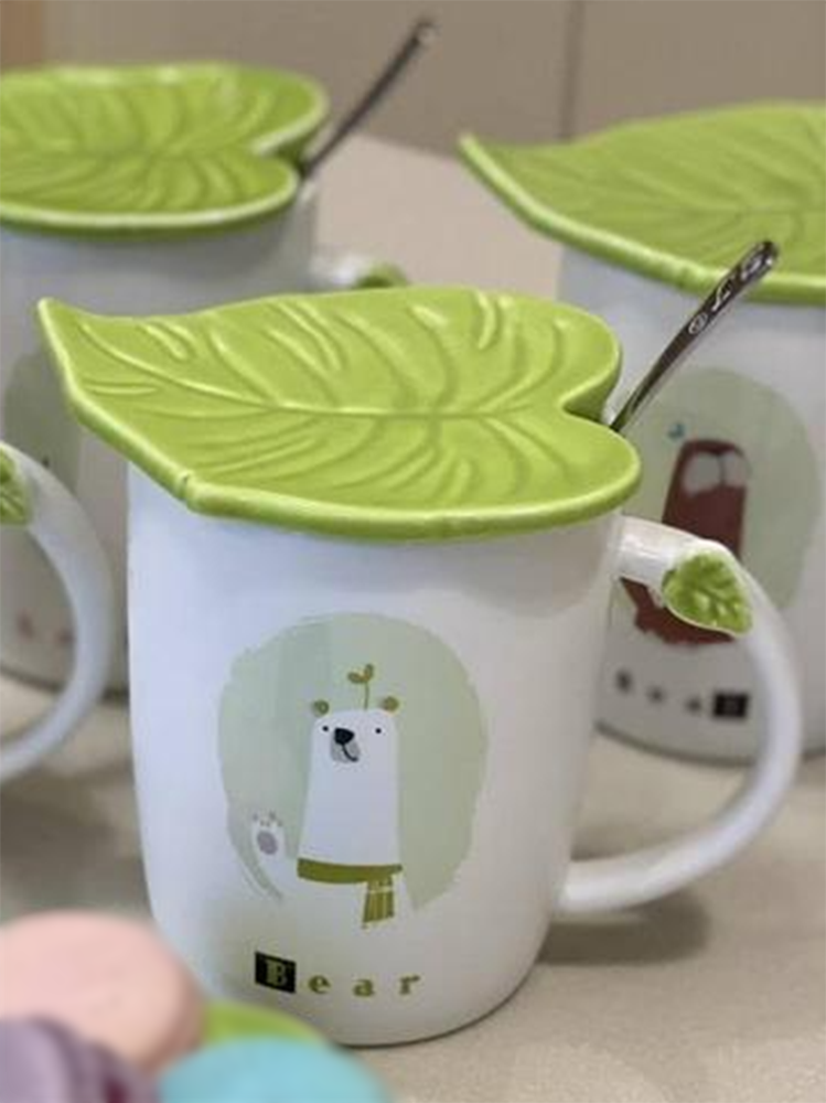 Кружка Зеленый лист/Медведь с крышкой и ложкой 350 мл (21-ведмідь-O8030-57) - фото 9