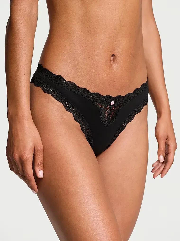 Трусики стринги Victoria's Secret Dream Angels Lace-Trim Thong Panty Black S Черный (26875633)