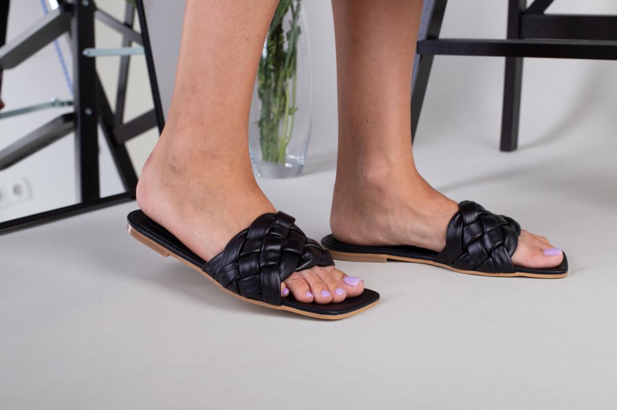 Шлепанцы женские кожаные с косичкой р. 39 Черный (5801-3/39)